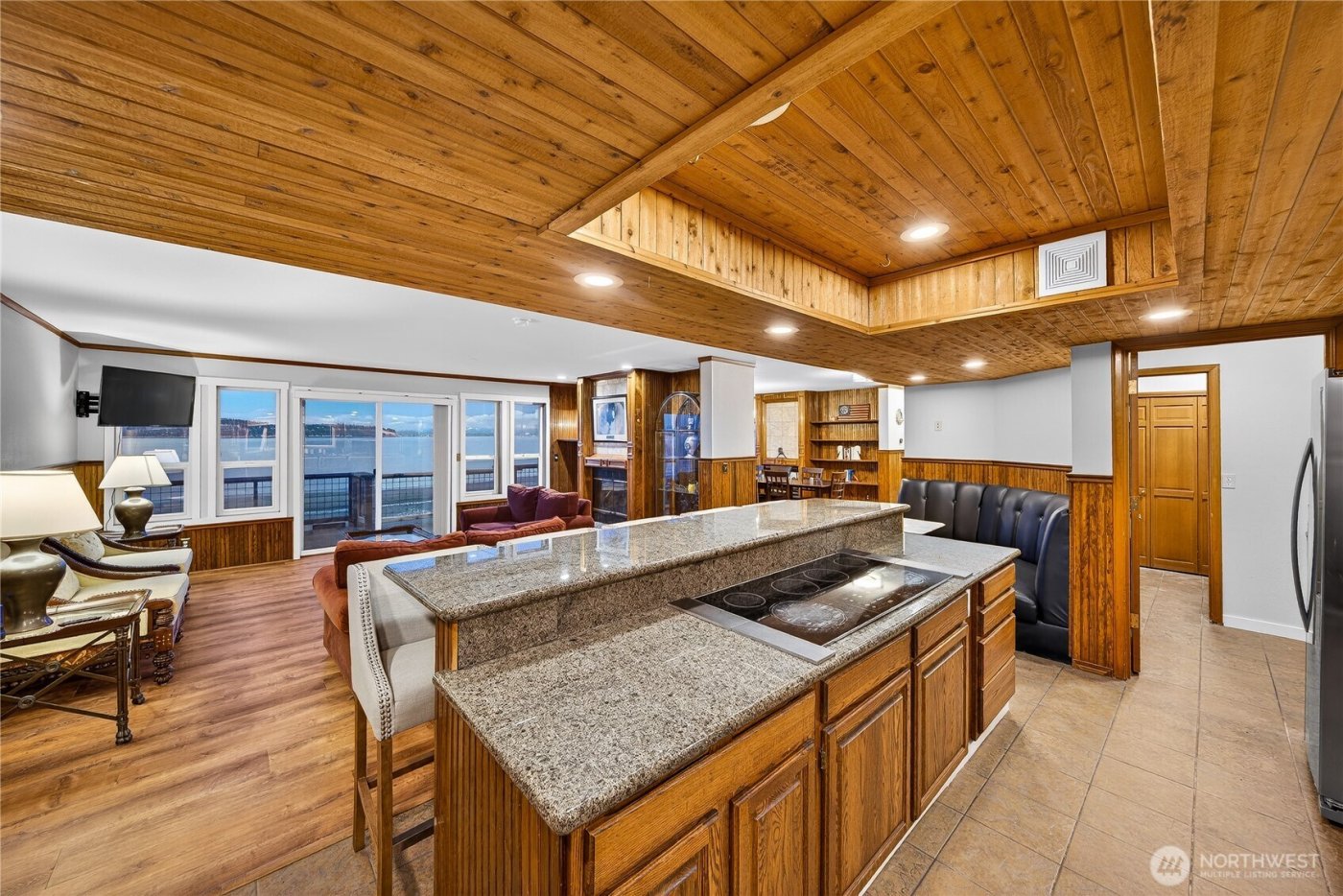 5972 Hastings Road , Clinton, WA 98236