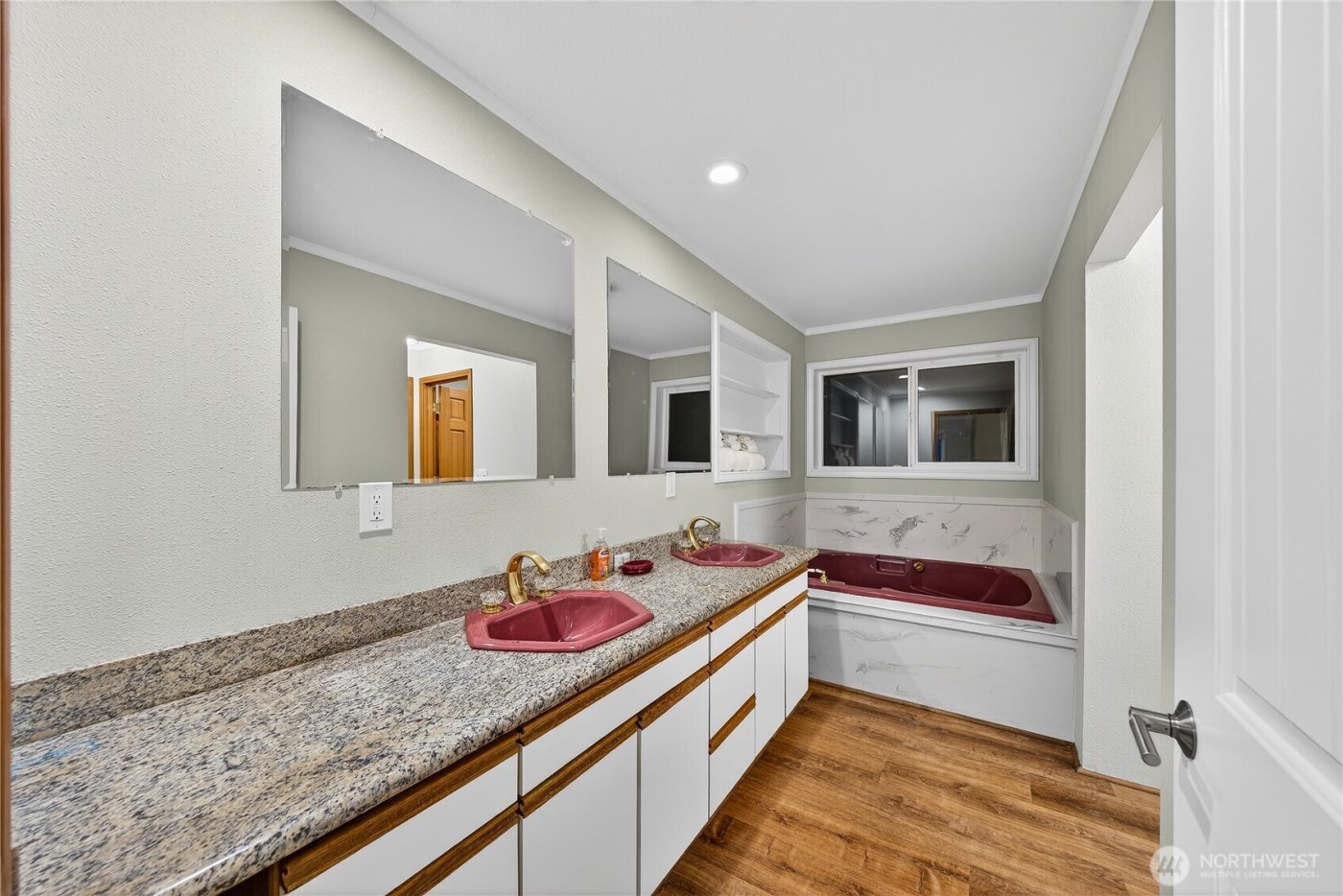 5972 Hastings Road , Clinton, WA 98236