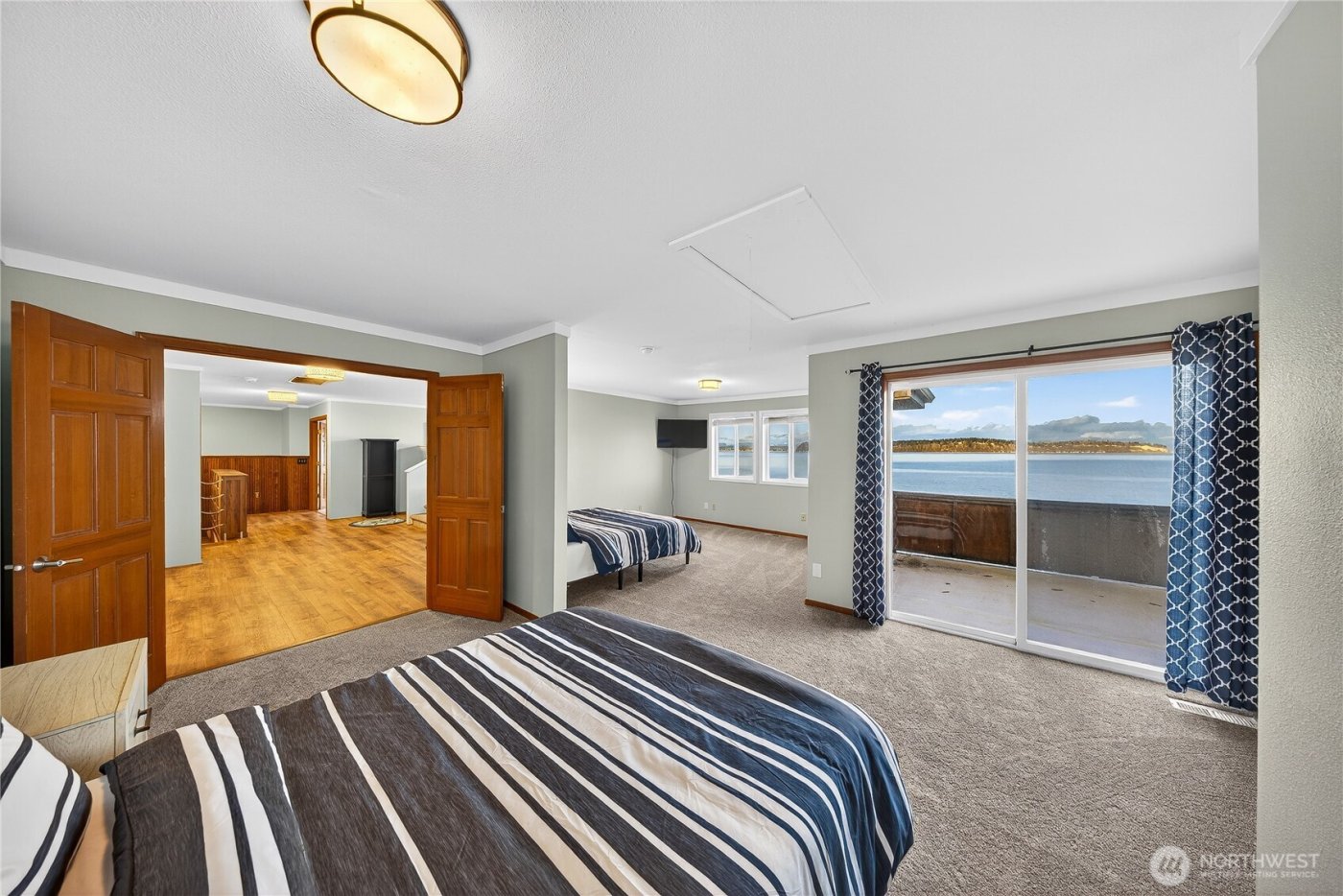 5972 Hastings Road , Clinton, WA 98236