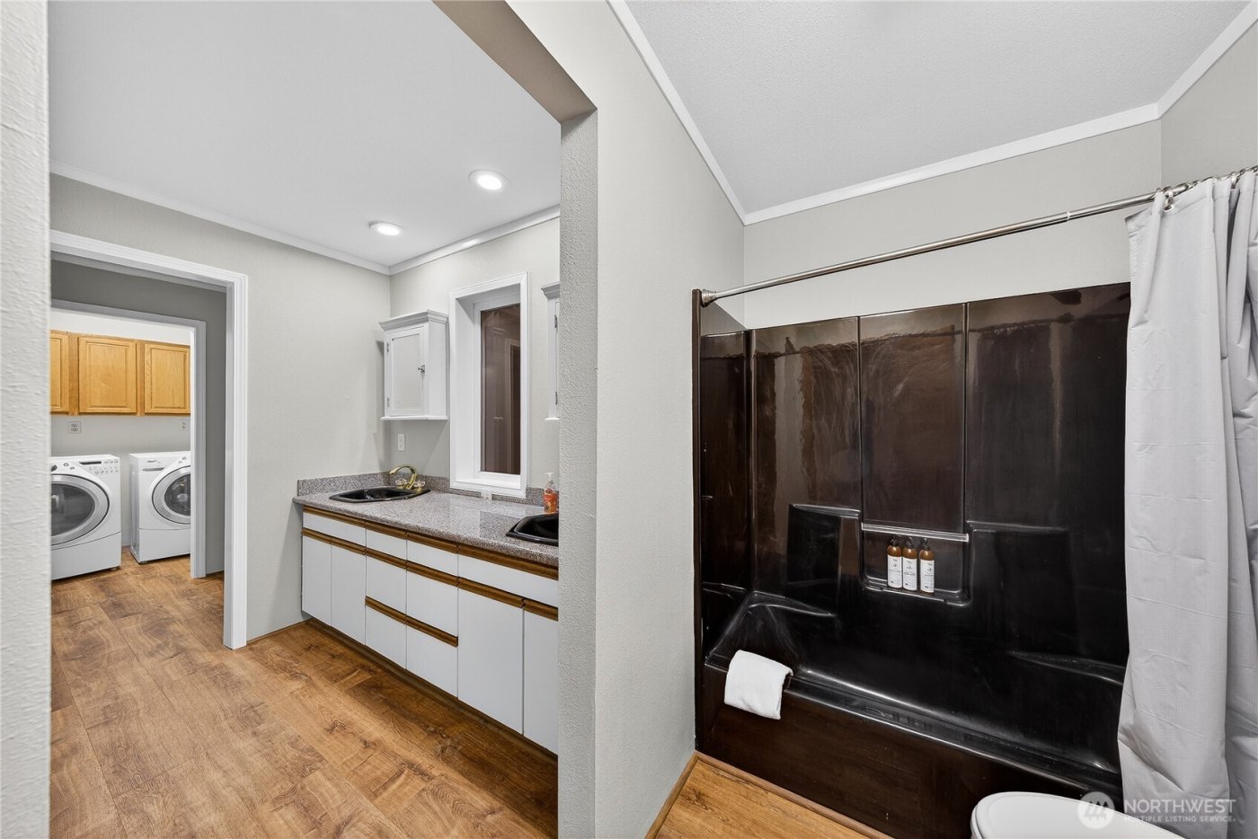 5972 Hastings Road , Clinton, WA 98236