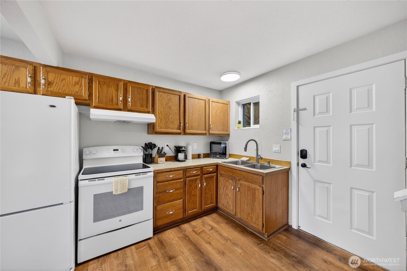 5972 Hastings Road , Clinton, WA 98236