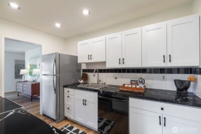 2858 32nd Avenue W #106, Seattle, WA 98119 - Photo 11