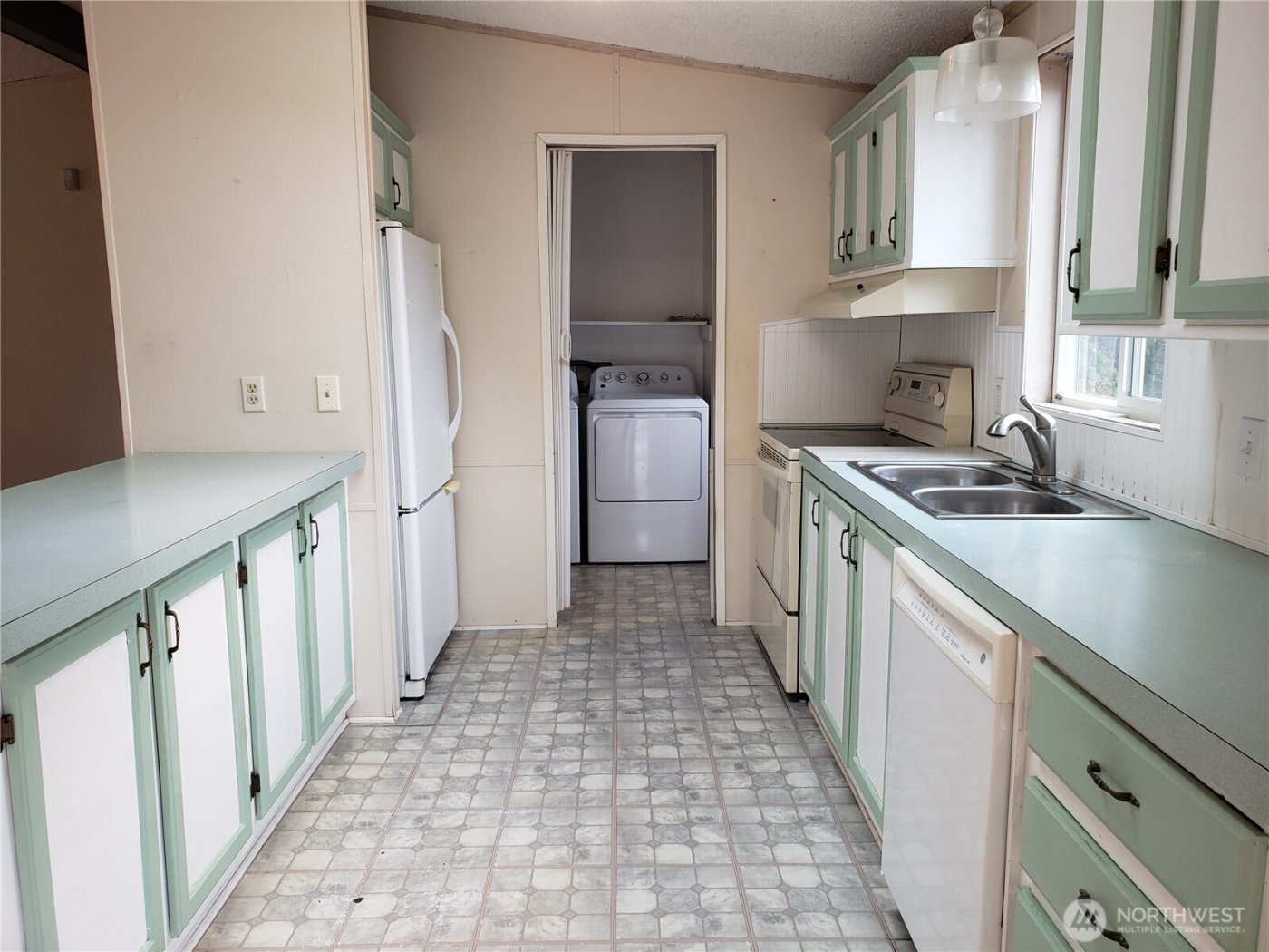 216 205th Avenue E, Lake Tapps, WA 98391-9342