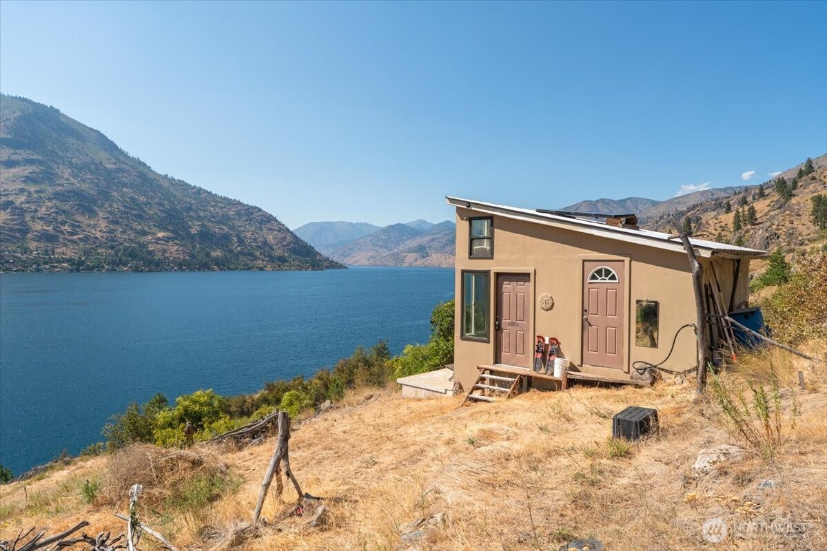 2570 Emerson Acres Road , Manson, WA 98831