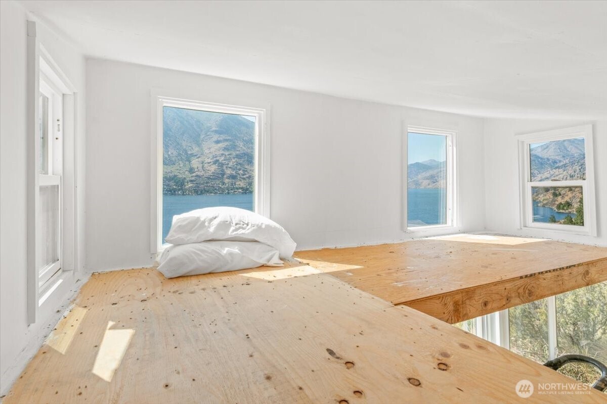 2570 Emerson Acres Road , Manson, WA 98831