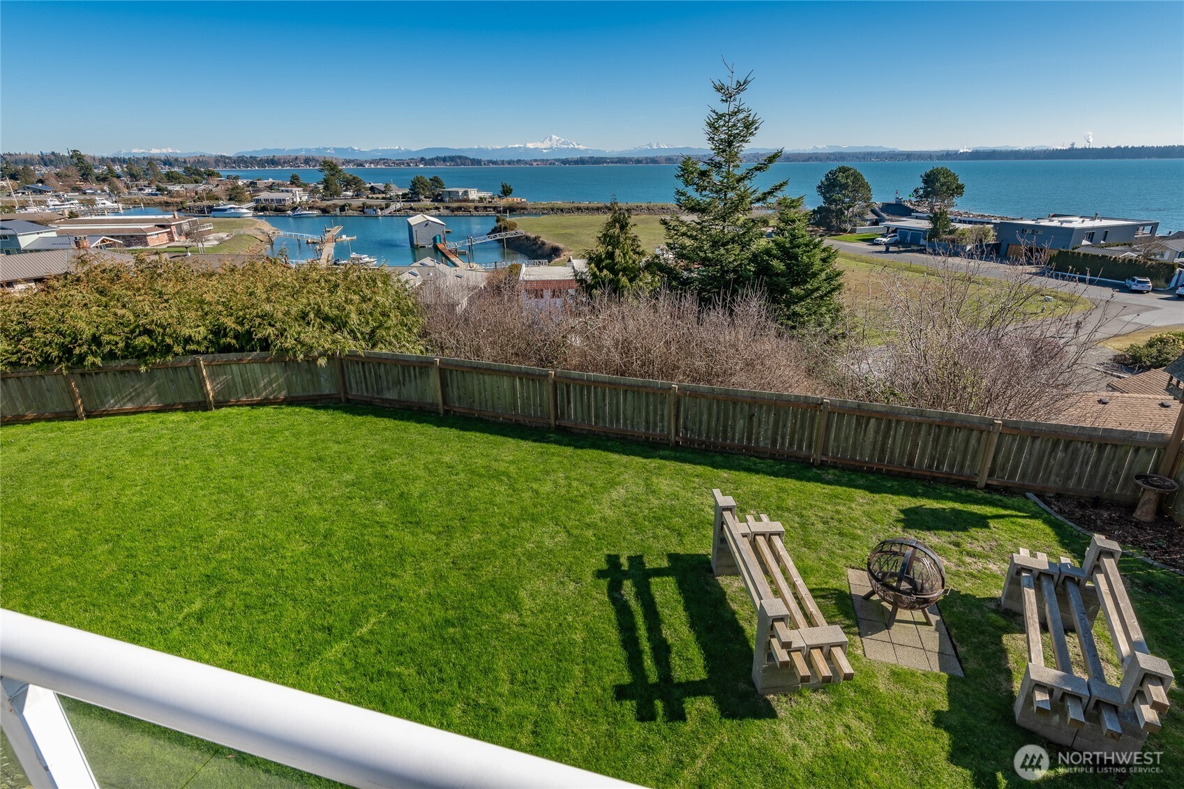 8024 Chinook Way , Blaine, WA 98230