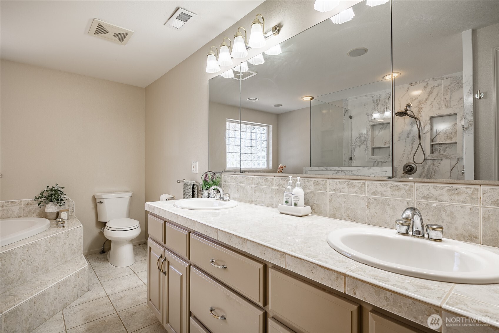 8024 Chinook Way , Blaine, WA 98230