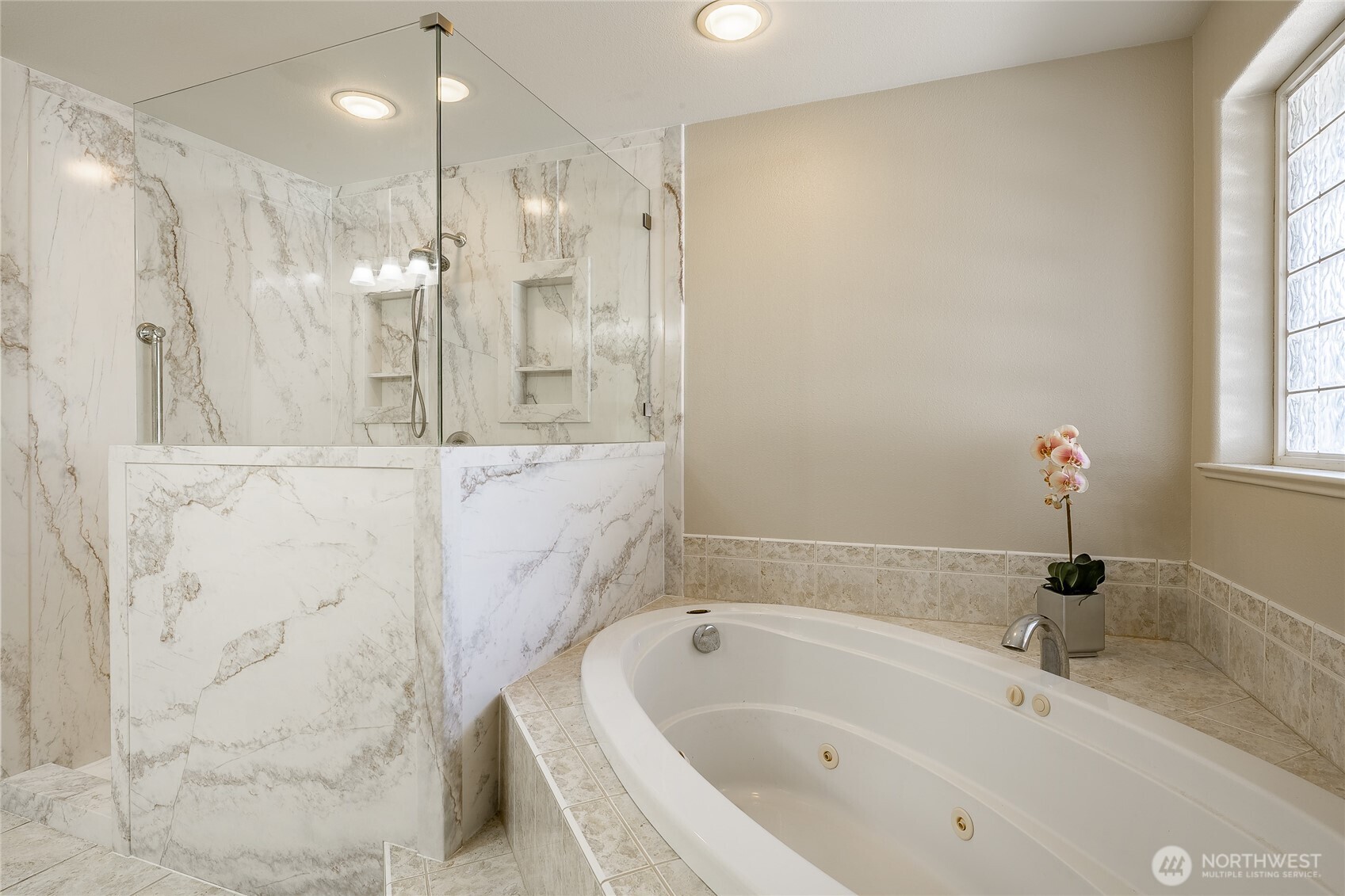 8024 Chinook Way , Blaine, WA 98230