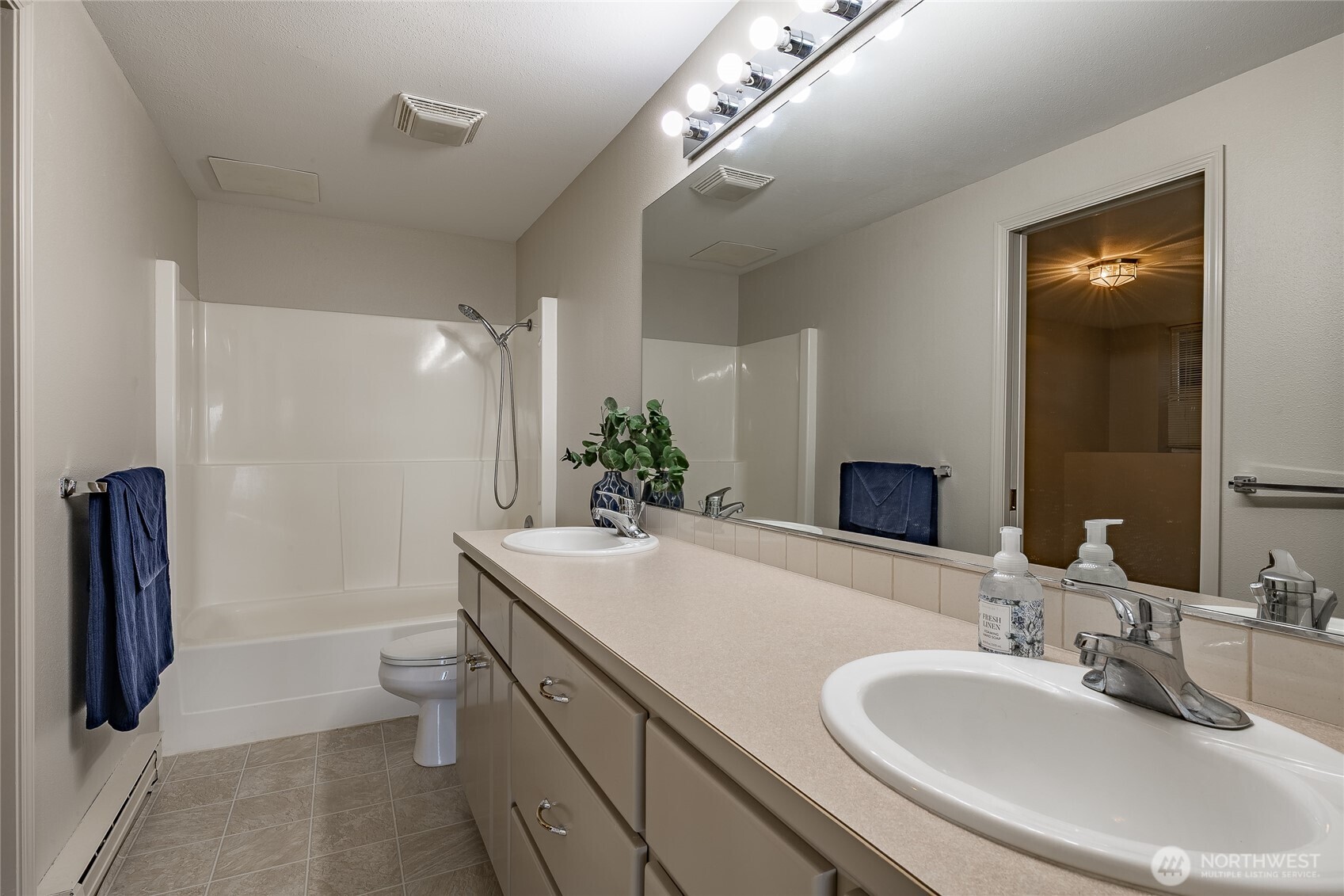 8024 Chinook Way , Blaine, WA 98230