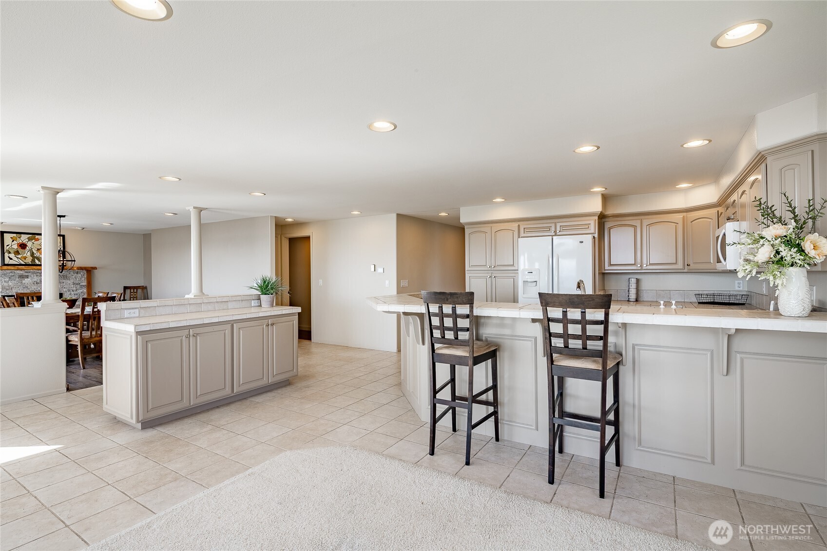 8024 Chinook Way , Blaine, WA 98230