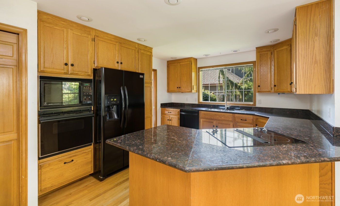 9401 167 Street Ct E, Puyallup, WA 98375-2232