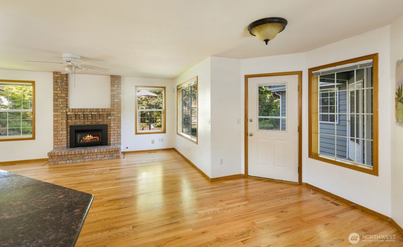 9401 167 Street Ct E, Puyallup, WA 98375-2232