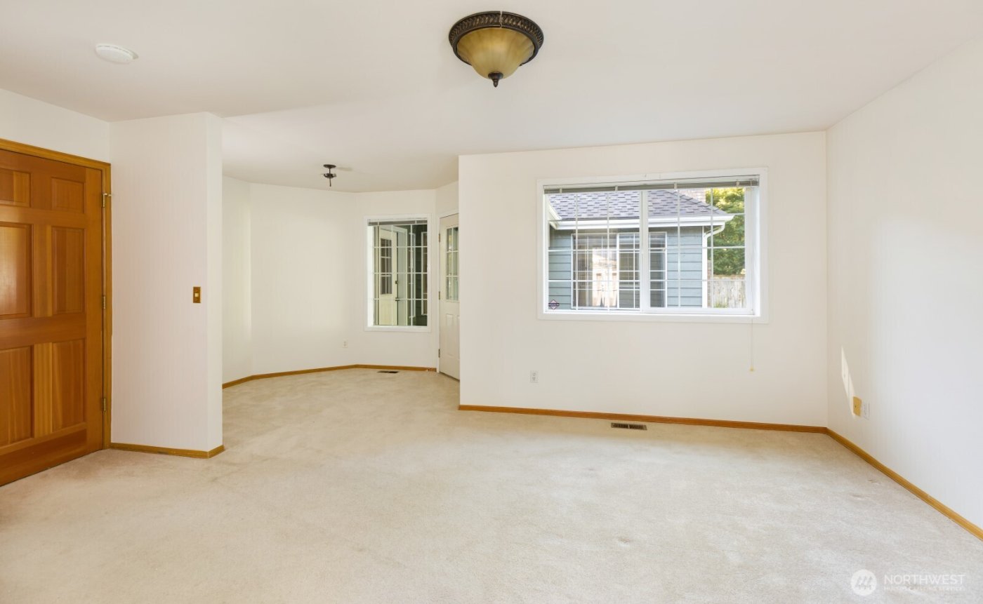 9401 167 Street Ct E, Puyallup, WA 98375-2232