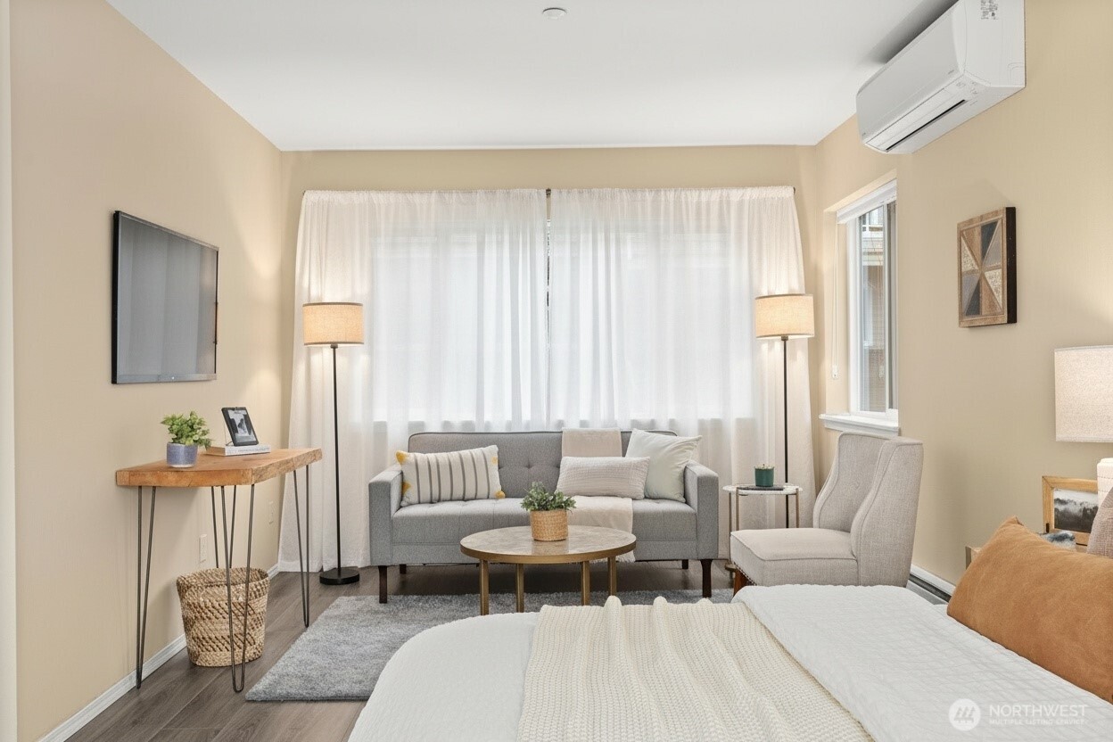 2325 Harbor Avenue SW #B1, Seattle, WA 98126-2076