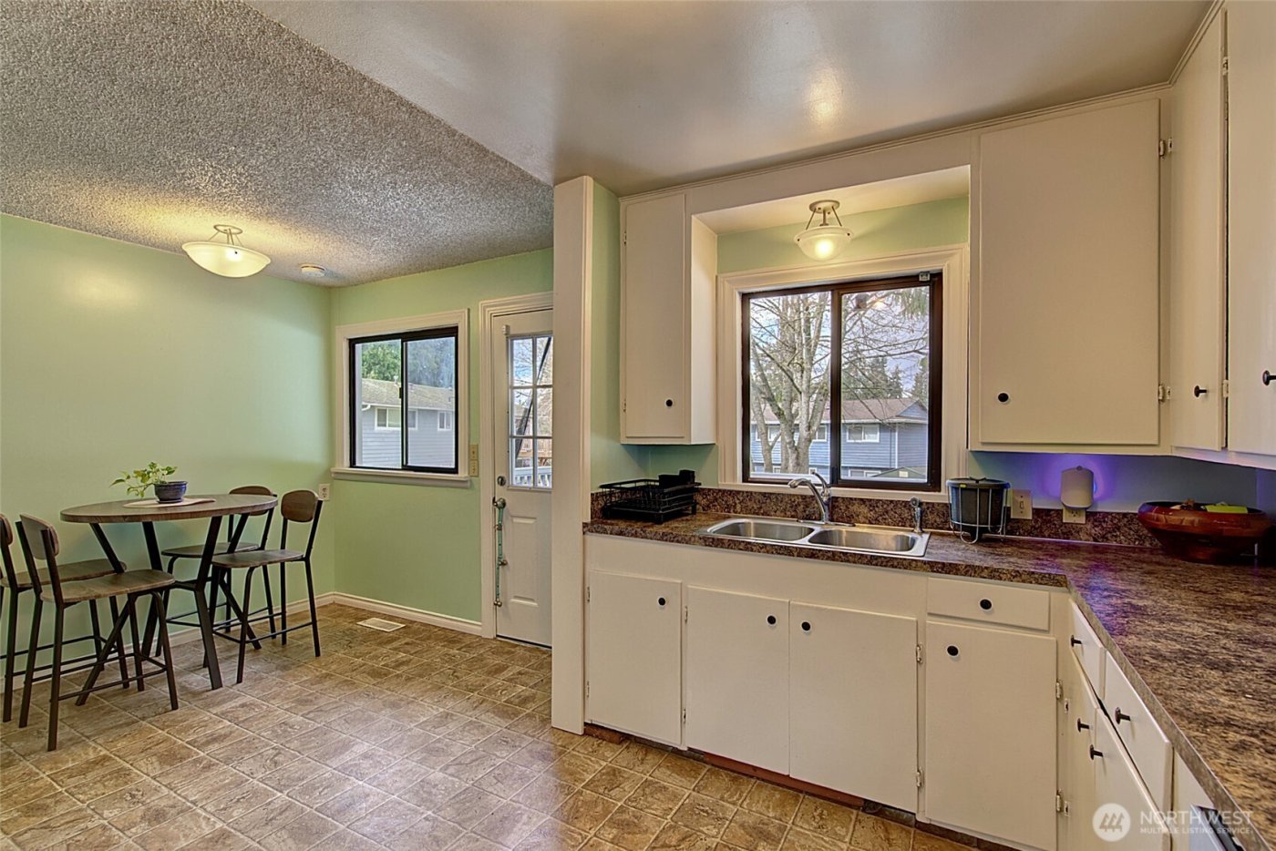 8829 231st Street SW, Edmonds, WA 98026