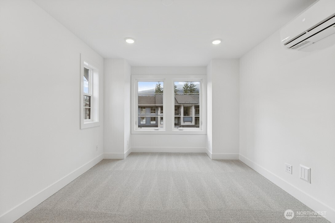 2010 SE 12th Street #1206, North Bend, WA 98045