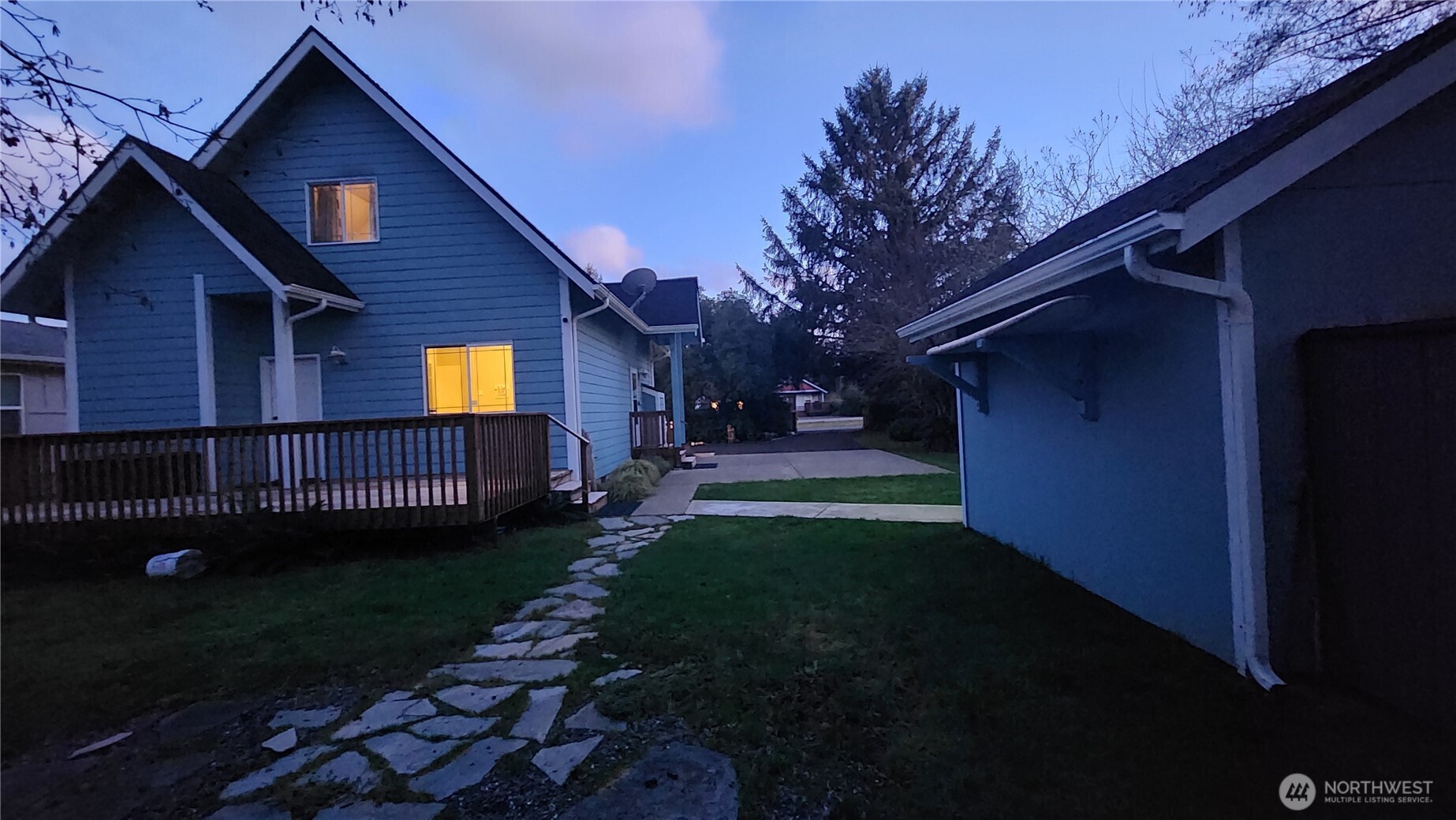 136 Pacific Boulevard NW, Ocean Shores, WA 98569