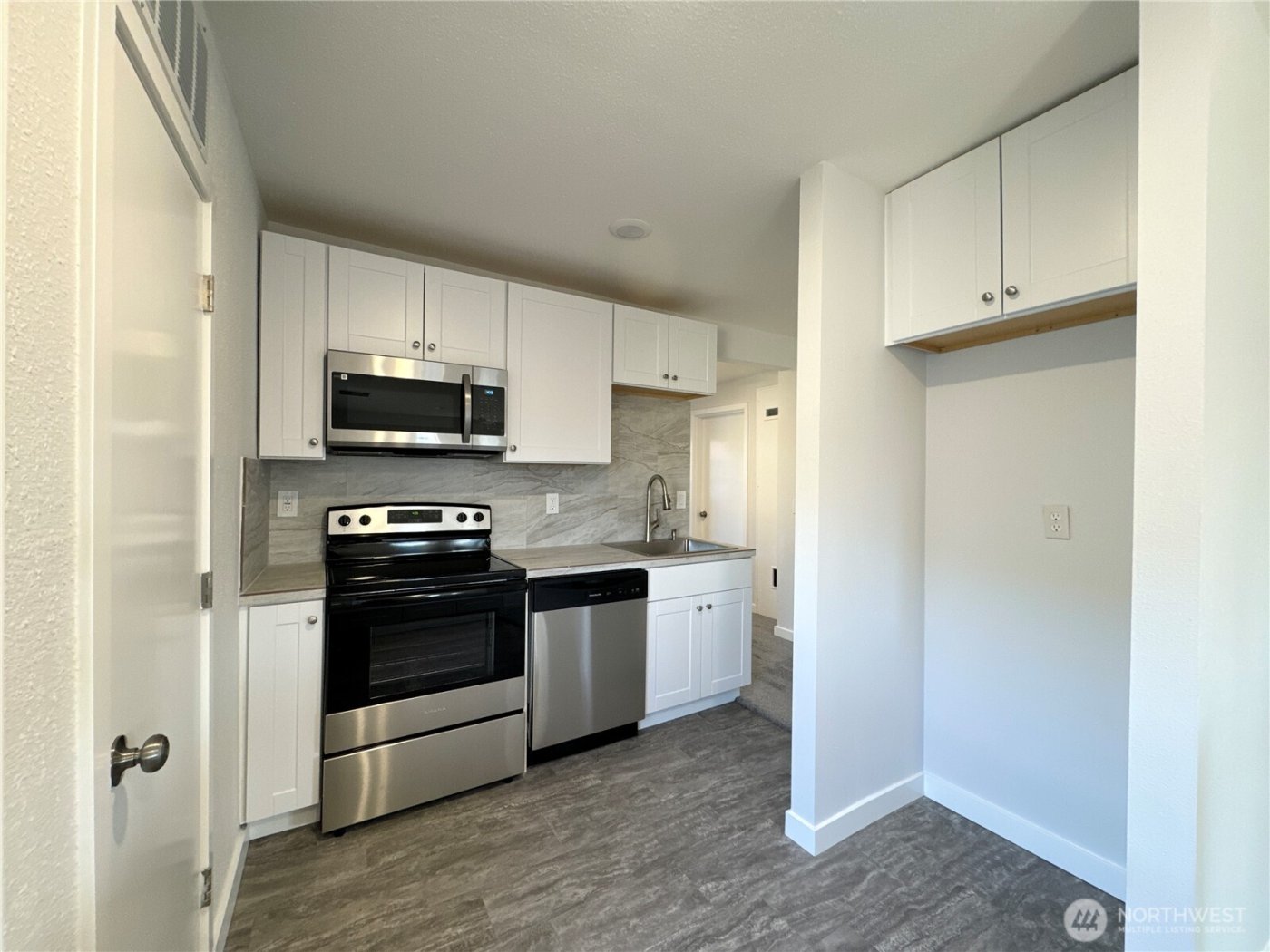 360 27th Avenue , Longview, WA 98632