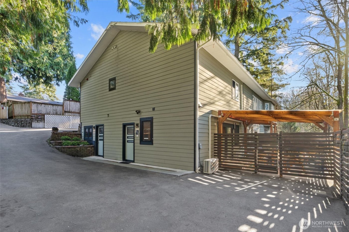 7337 151st Avenue NE, Redmond, WA 98052