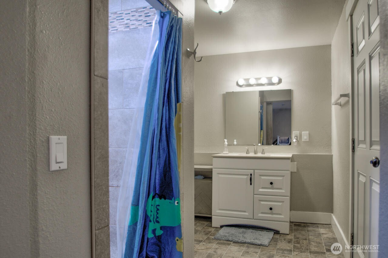 3535 Francis Drive SE, Olympia, WA 98503