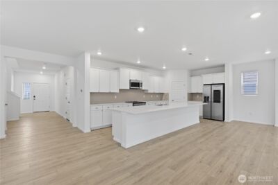 20428 Myrtle Place E, Bonney Lake, WA 98391 - Photo 2