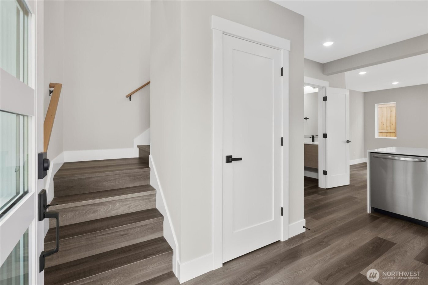 503 NE 42nd Street , Seattle, WA 98105