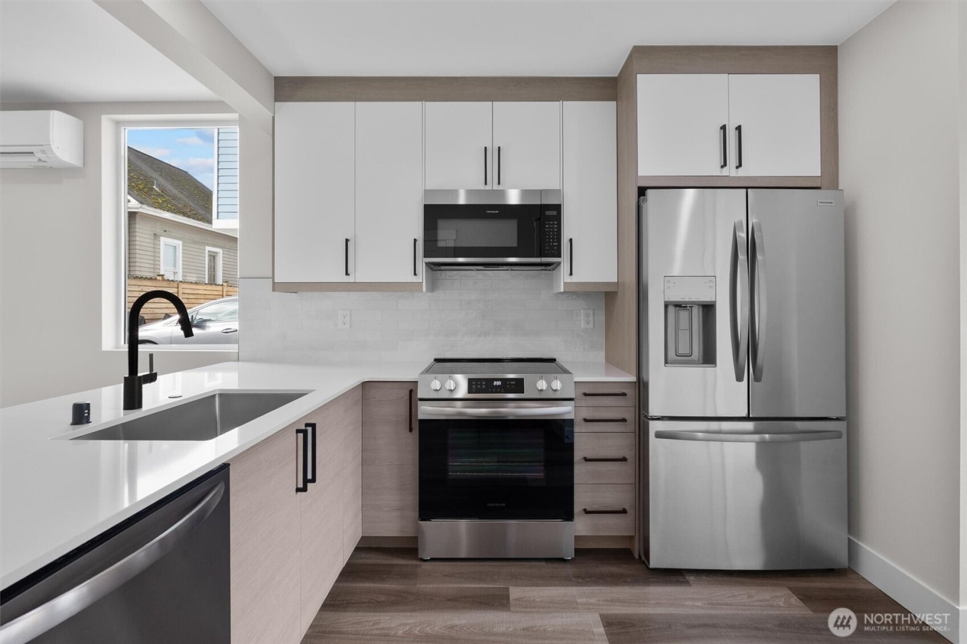 503 NE 42nd Street , Seattle, WA 98105