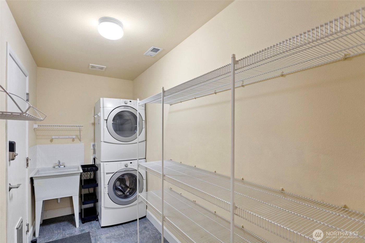 36726 SE Gravenstein Court , Snoqualmie, WA 98065