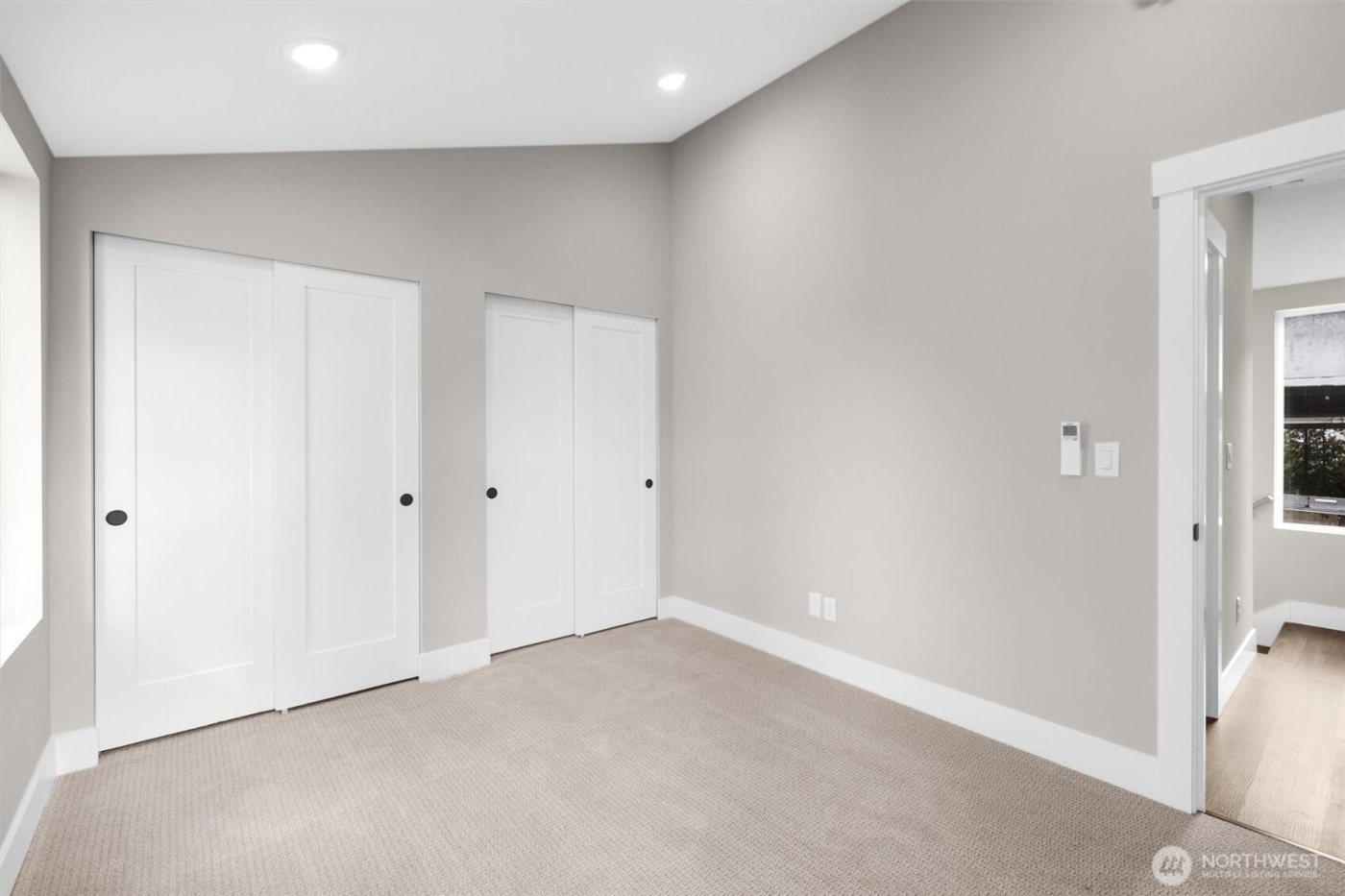 503 NE 42nd Street , Seattle, WA 98105