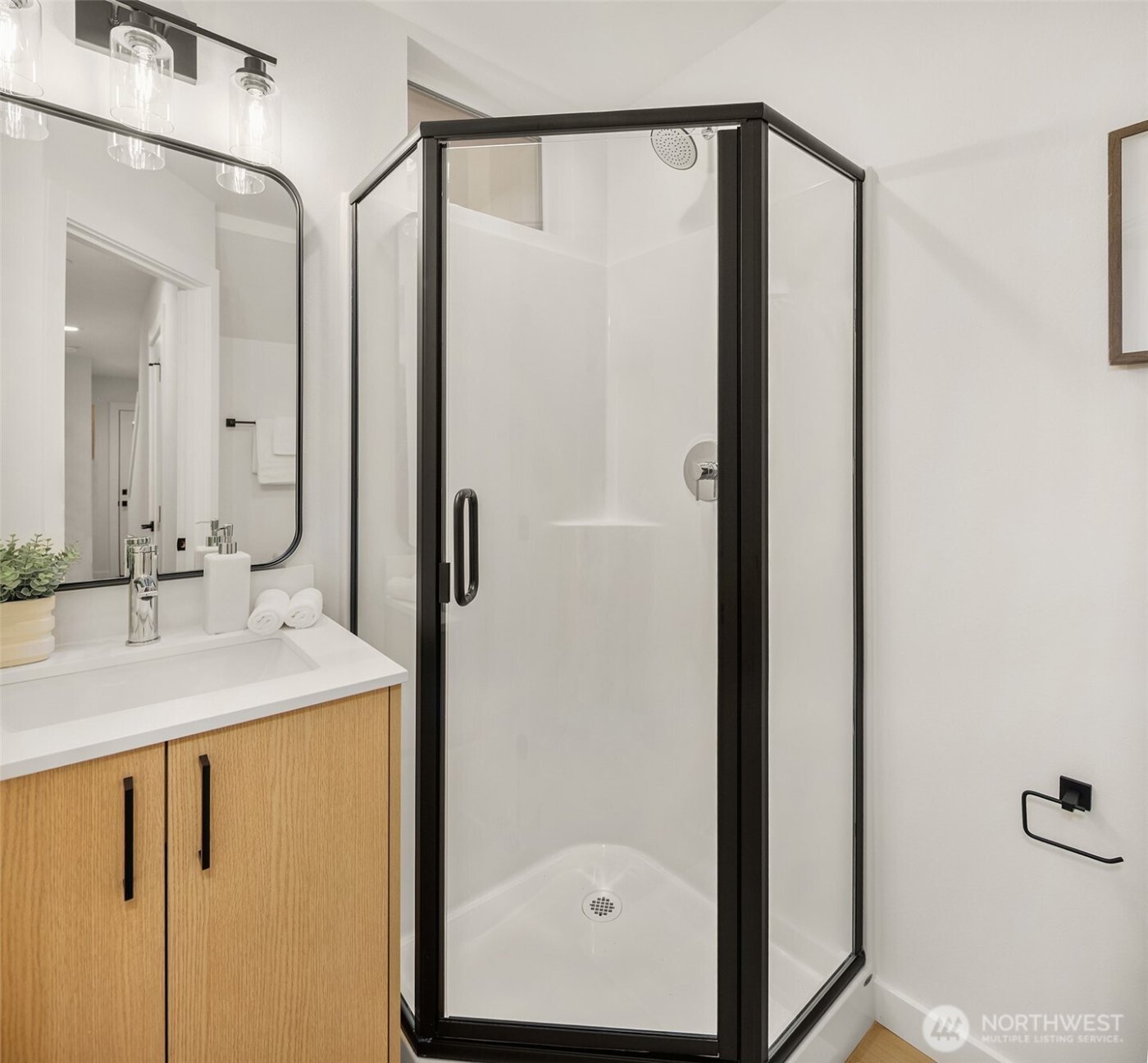 18011 2nd Avenue NE #A, Shoreline, WA 98155