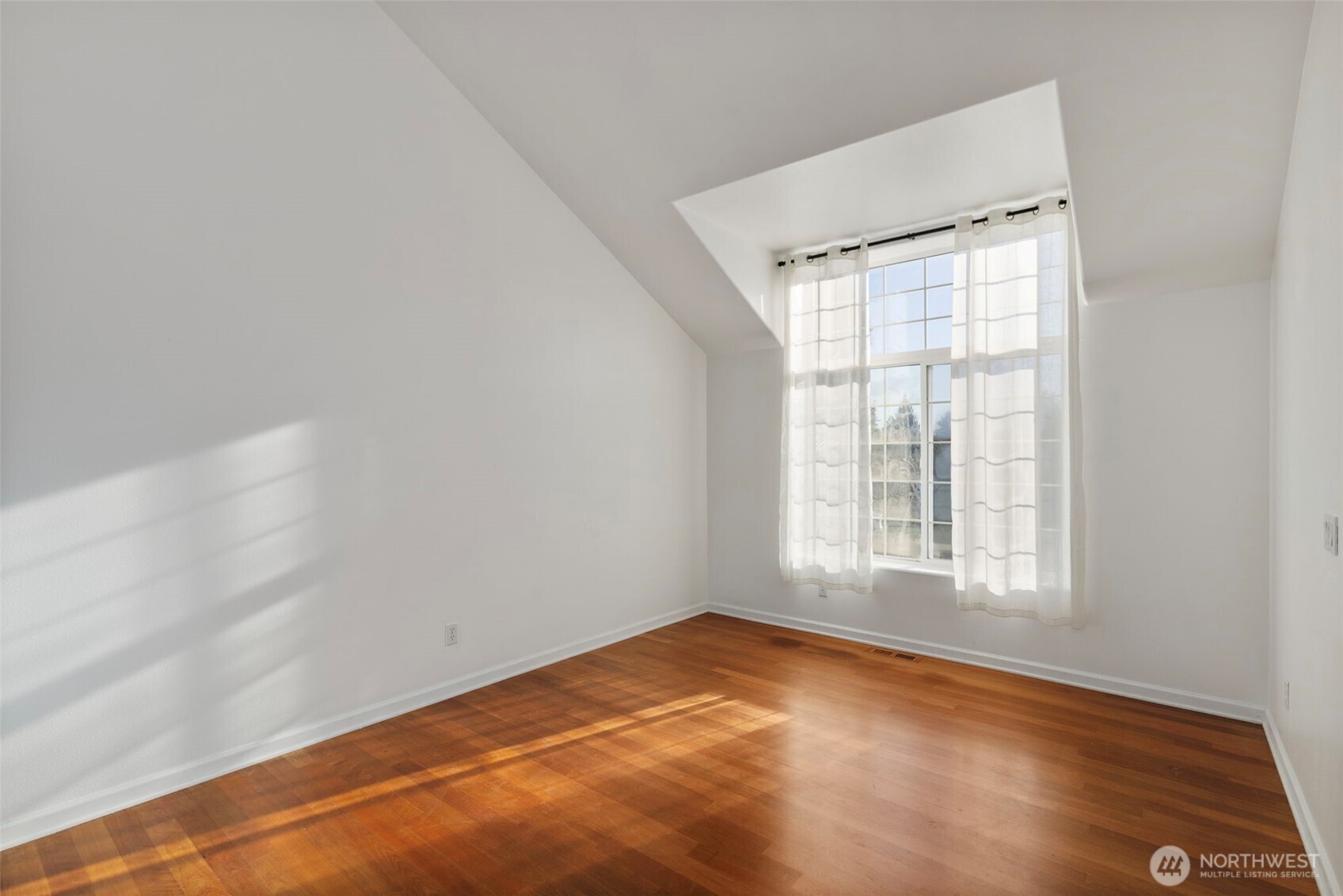 18290 Dalarna Court NE, Poulsbo, WA 98370