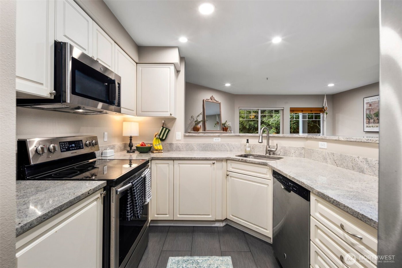 18501 SE Newport Way #H236, Issaquah, WA 98027