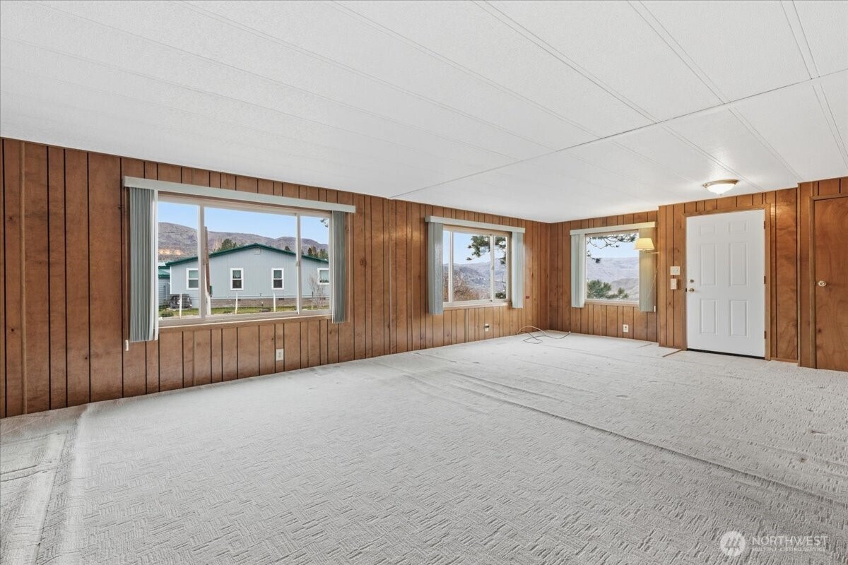 3561 Highway 155 , Coulee Dam, WA 99116