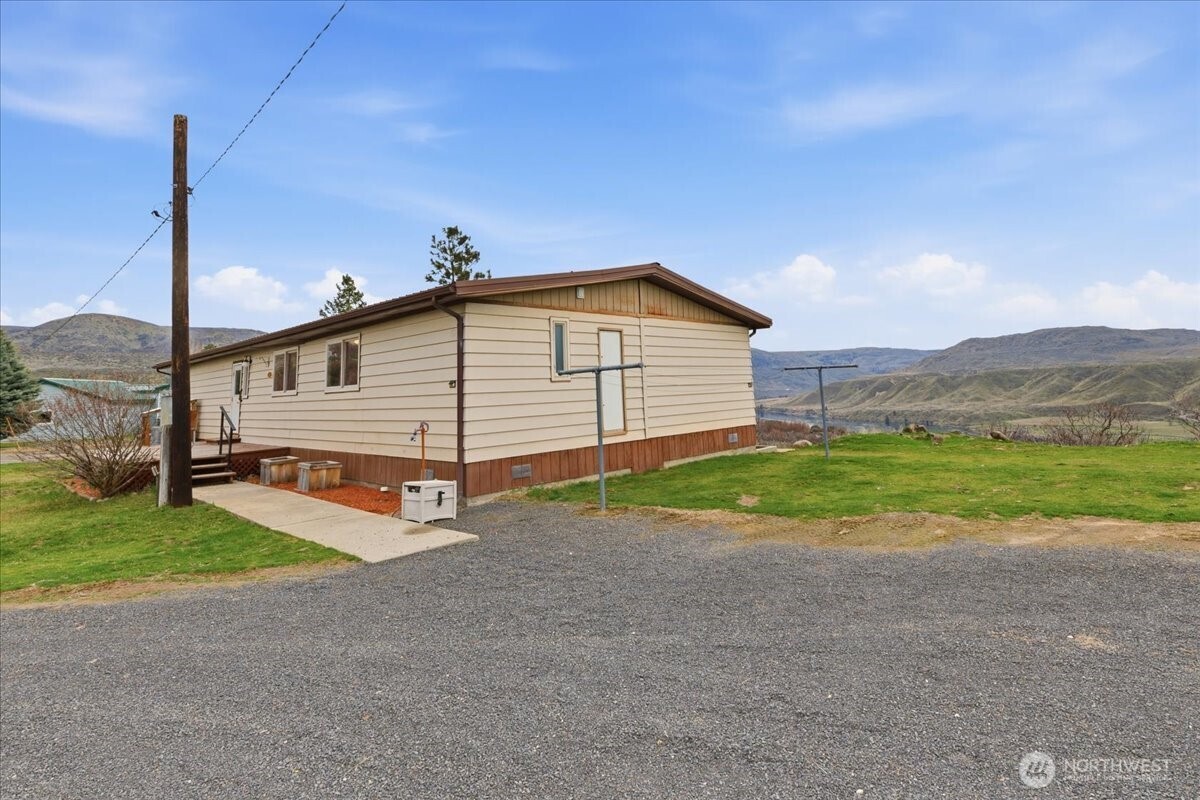 3561 Highway 155 , Coulee Dam, WA 99116