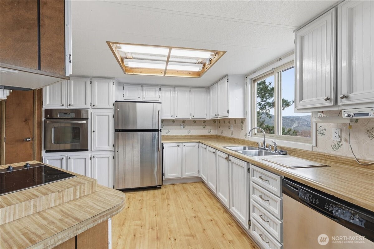 3561 Highway 155 , Coulee Dam, WA 99116