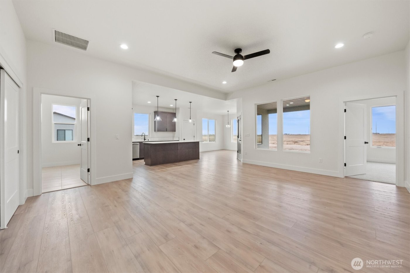 1269 E Mt Hood Street , Othello, WA 99344