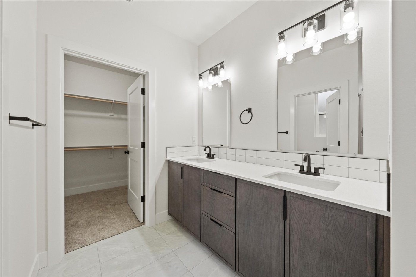 1269 E Mt Hood Street , Othello, WA 99344