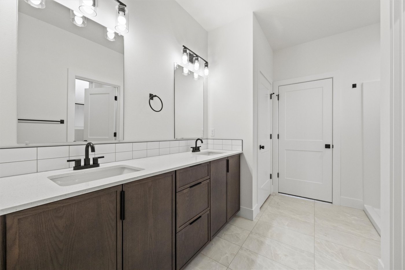 1269 E Mt Hood Street , Othello, WA 99344