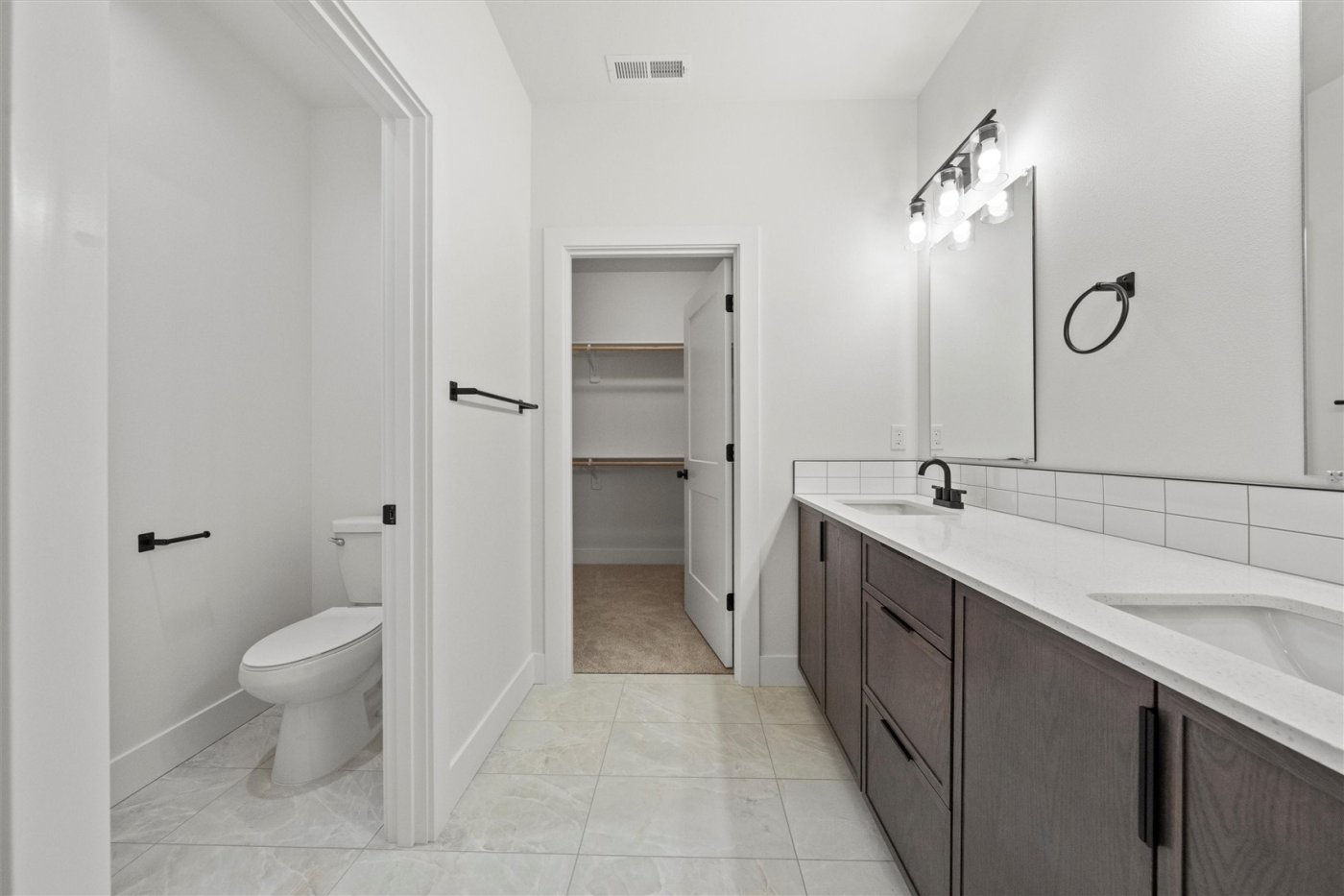 1269 E Mt Hood Street , Othello, WA 99344