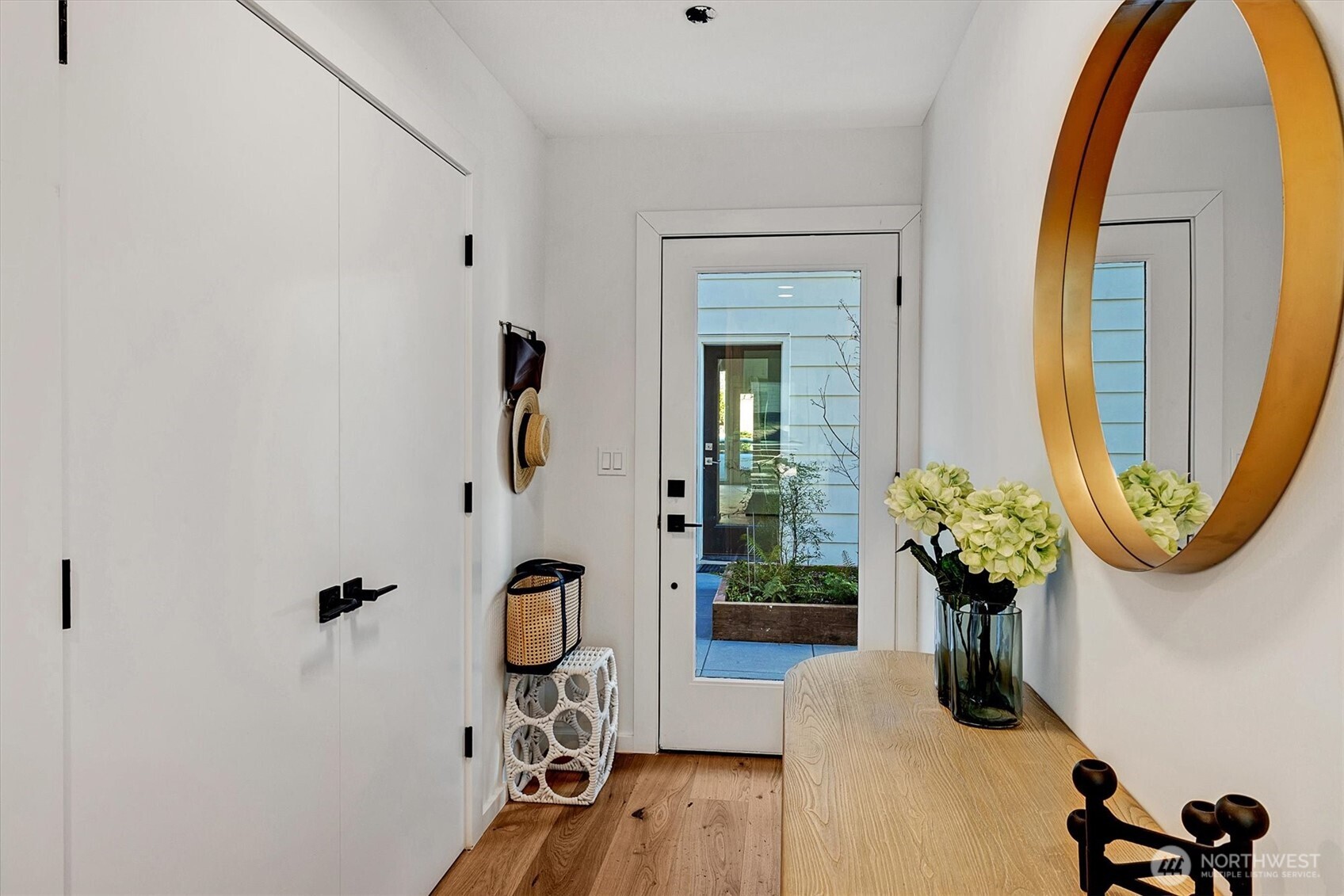 1227 E Roy Street , Seattle, WA 98102