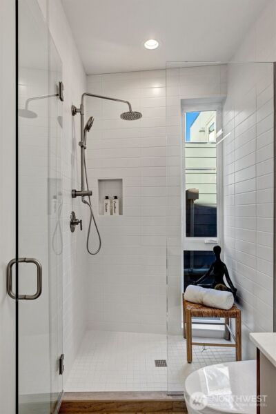 1227 E Roy Street , Seattle, WA 98102 - Photo 24