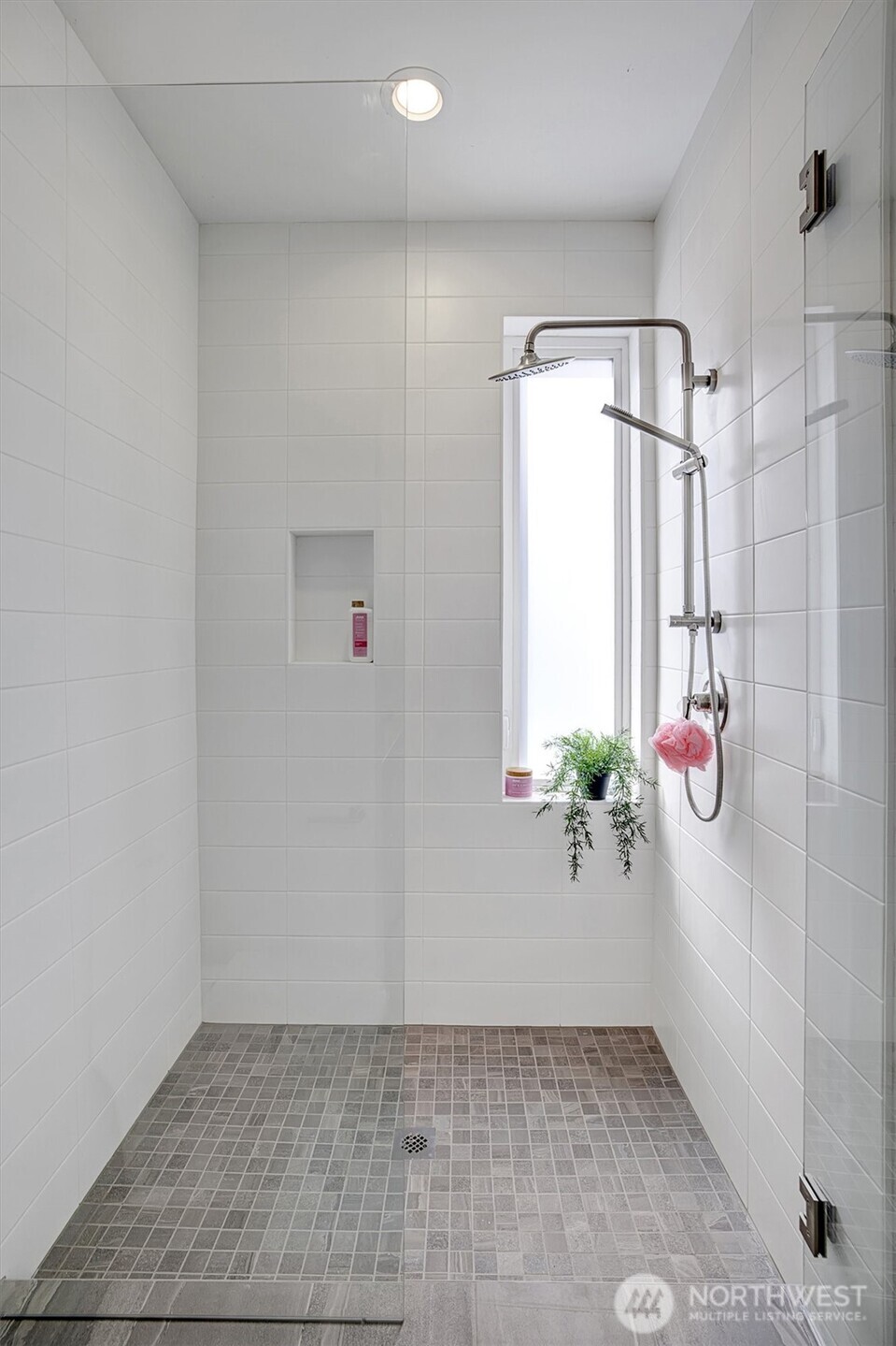 635 13th Avenue E, Seattle, WA 98102