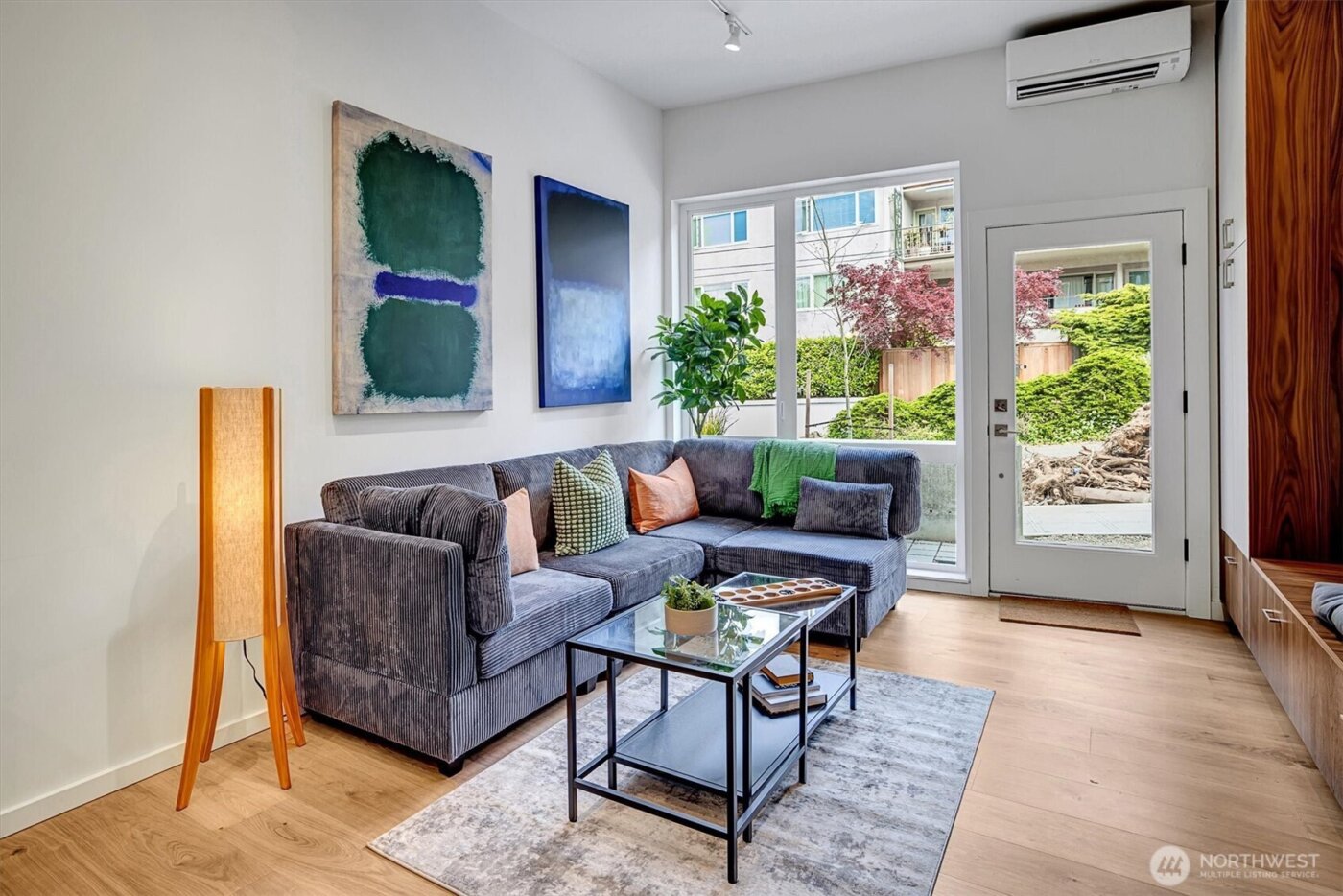 635 13th Avenue E, Seattle, WA 98102