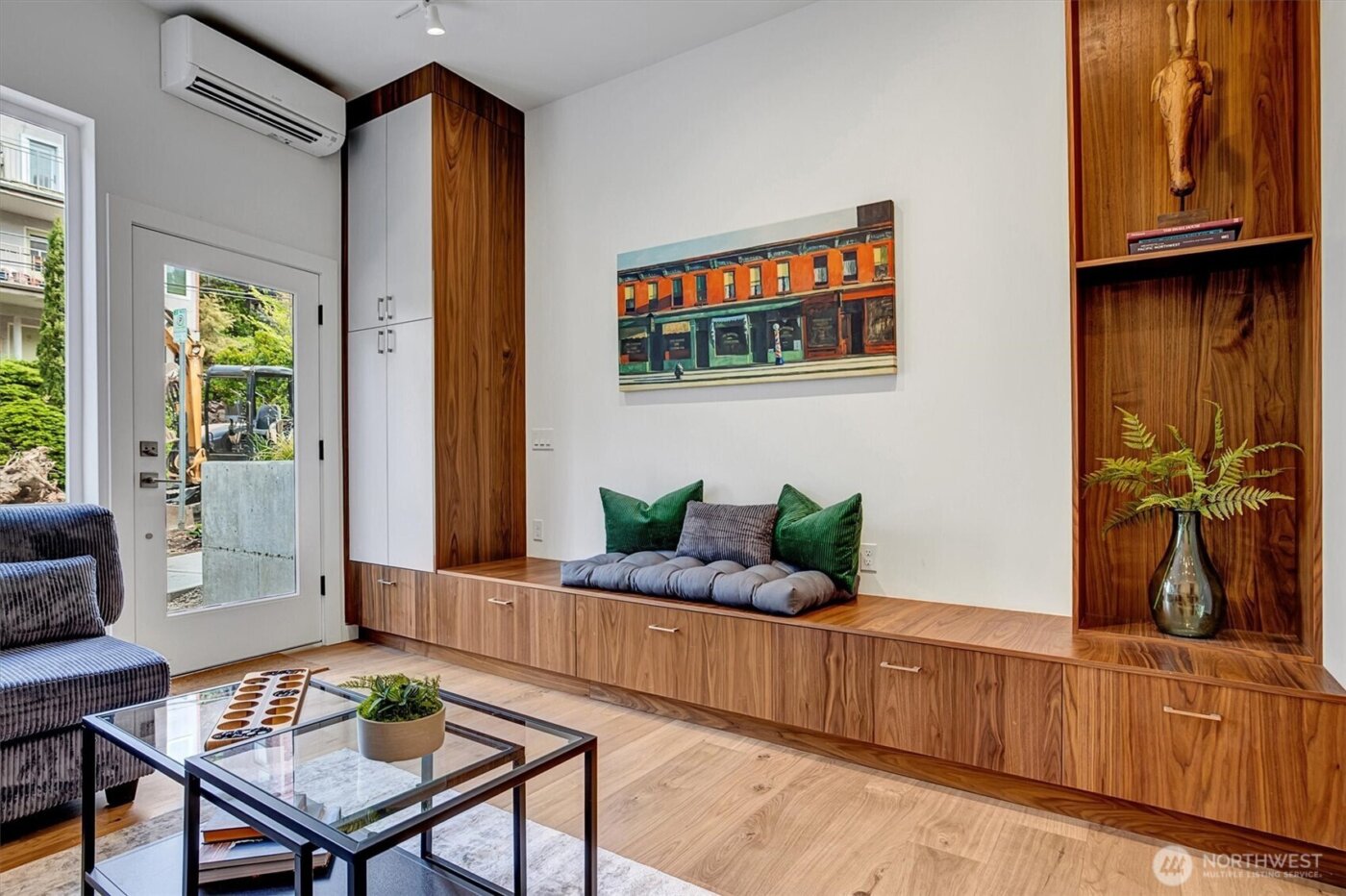 635 13th Avenue E, Seattle, WA 98102