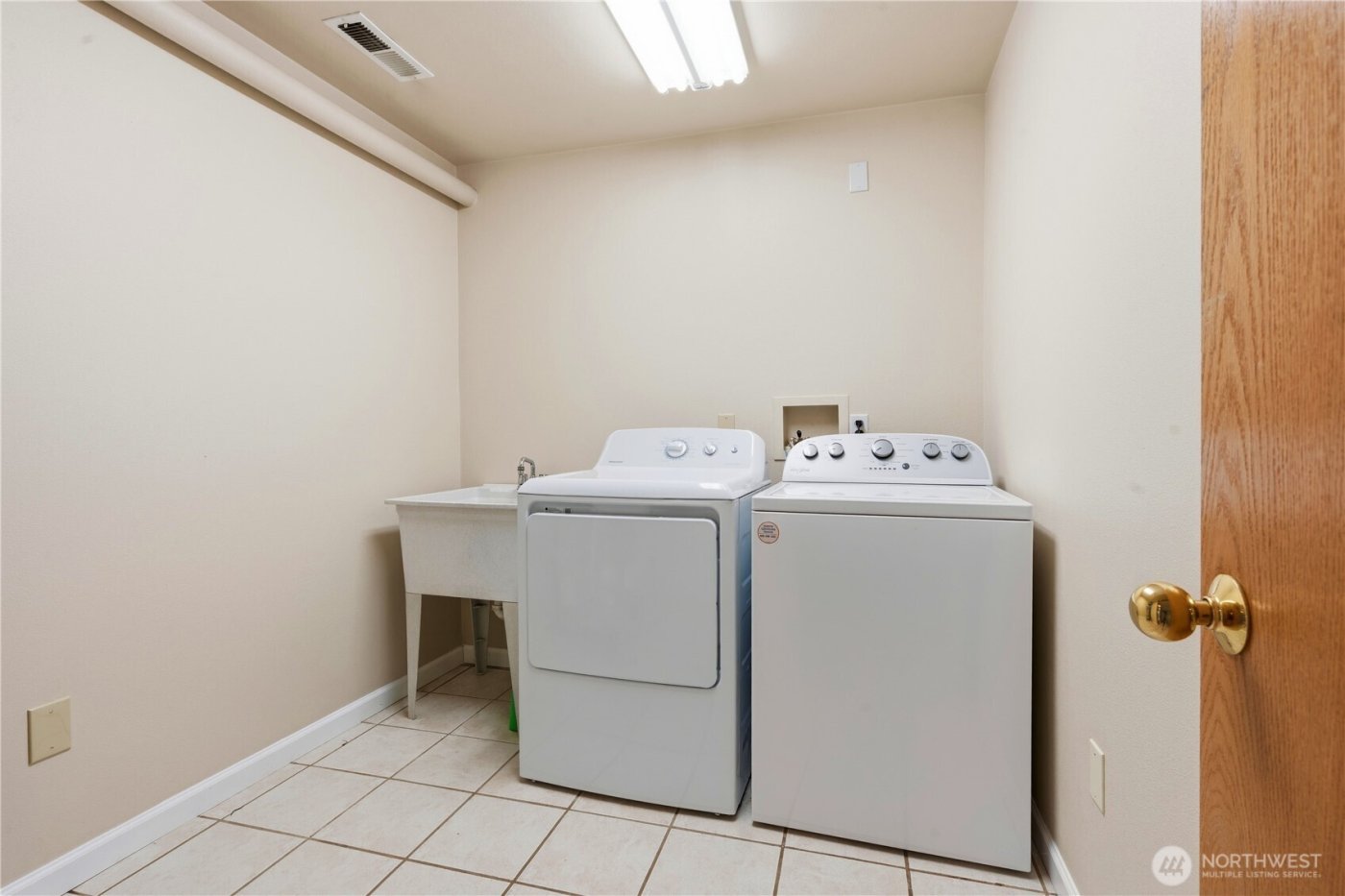 22109 93 Place W, Edmonds, WA 98020