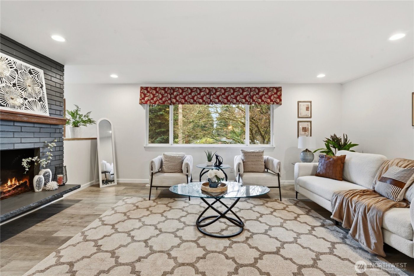 22109 93 Place W, Edmonds, WA 98020