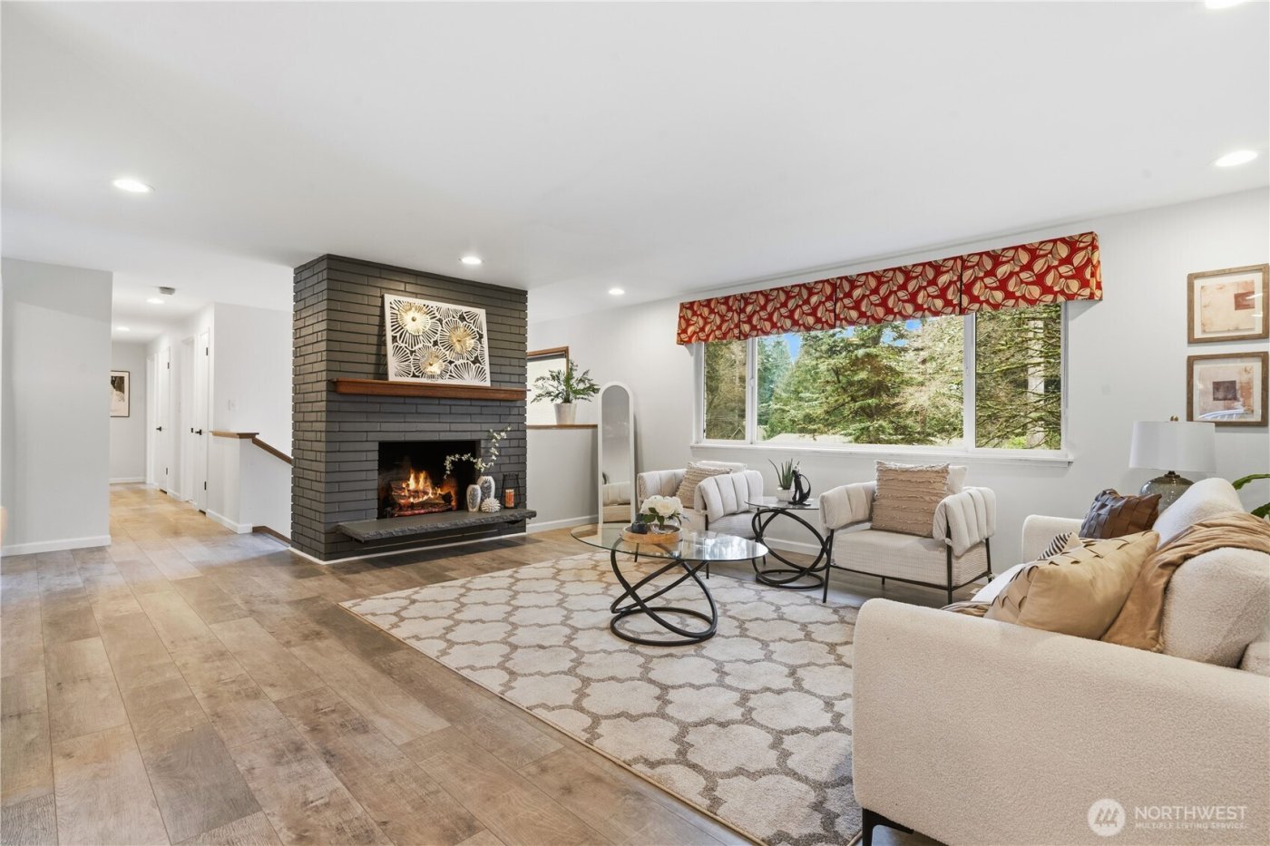 22109 93 Place W, Edmonds, WA 98020