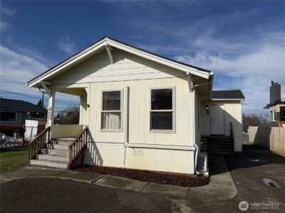 409 E Lopez Avenue , Port Angeles, WA 98362