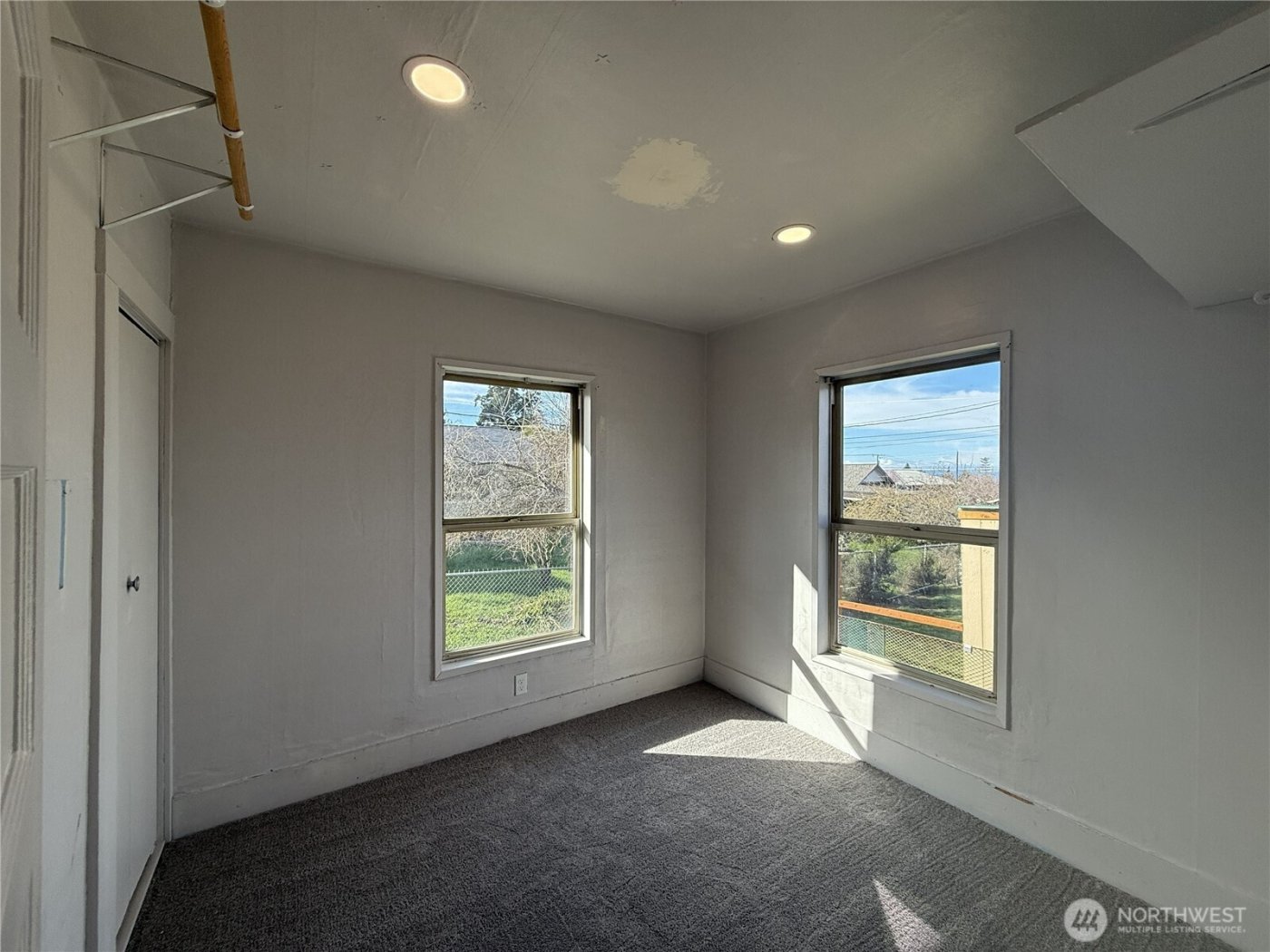 409 E Lopez Avenue , Port Angeles, WA 98362