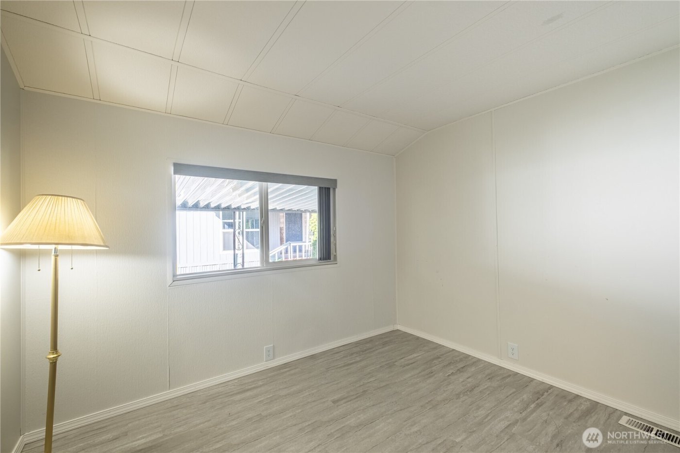 225 NE Ernst #50, Oak Harbor, WA 98277